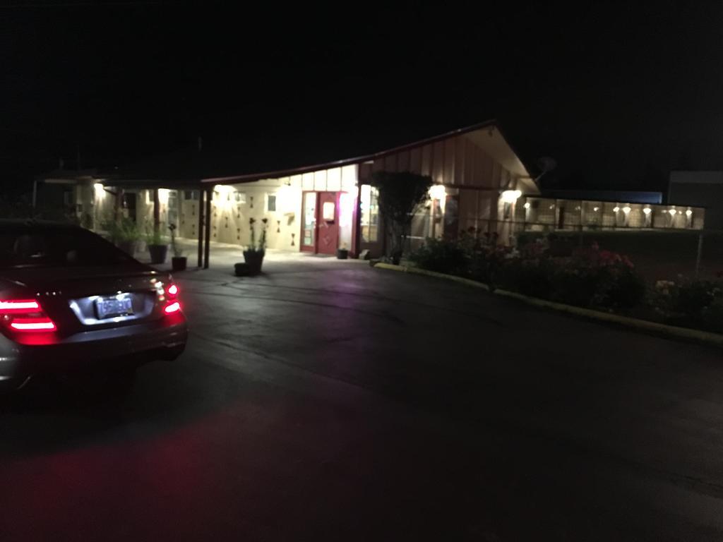 Budget Inn Motel Woodburn Dış mekan fotoğraf