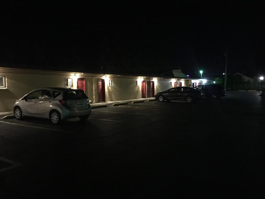 Budget Inn Motel Woodburn Dış mekan fotoğraf