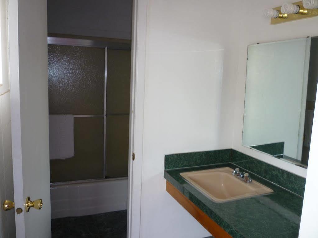 Budget Inn Motel Woodburn Dış mekan fotoğraf